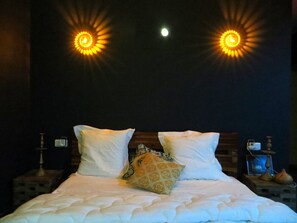 Chambre Double Romantique, bain à remous | Wi-Fi gratuit, draps fournis