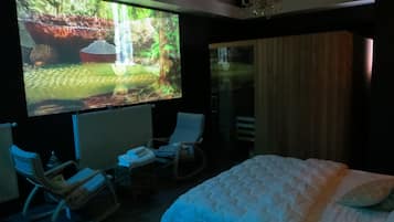 Quarto casal romântico, banheira de imersão | TV