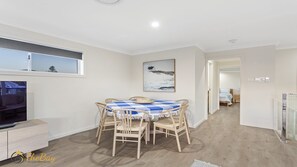 Dining - Twilight on Sunset Beach - Soldiers Point - Amazing sunset views (SOLDIERS POINT)