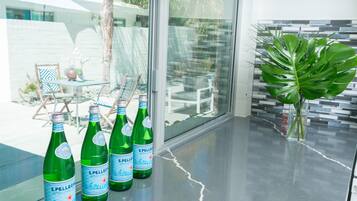 Superior King Studio with Kitchen. | In-room safe, soundproofing, iron/ironing board, free WiFi