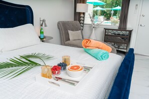 Deluxe King Studio with Kitchen | In-room safe, soundproofing, iron/ironing board, free WiFi - BelleVue Oasis-Palm Springs - Adults Only (Palm Springs)