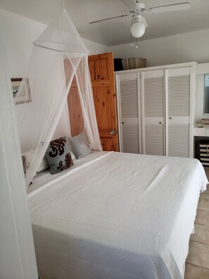 2 bedrooms, in-room safe, iron/ironing board, free WiFi