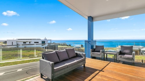 San Freemo - sleeps 12
