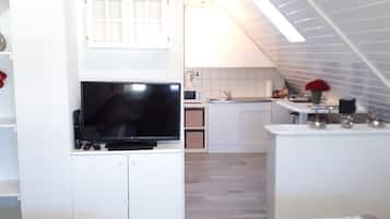 Apartment | Living area | Flat-screen TV