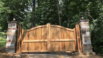 Enceinte de lâhĂ©bergement