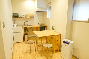 Chambre Familiale, non-fumeur | Restauration dans la chambre