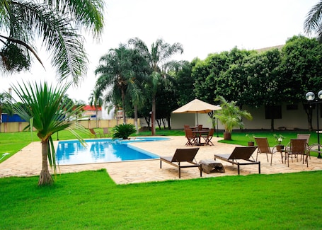 Outdoor pool, sun loungers