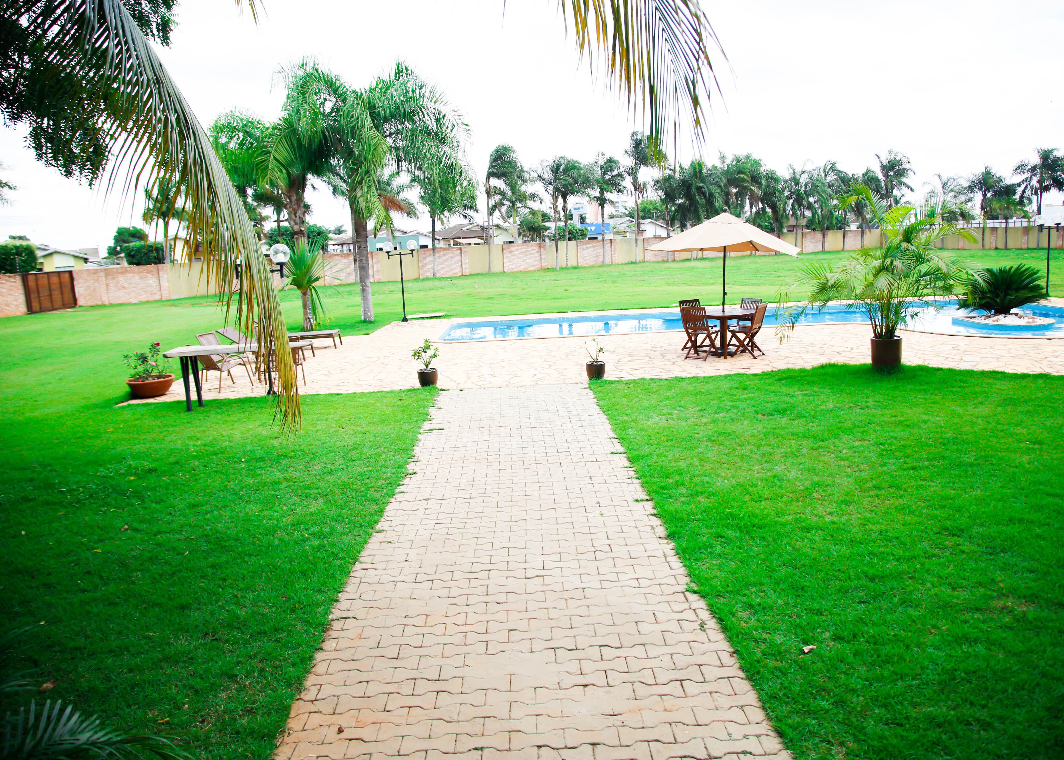 outdoor pool, pool loungers
