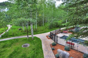 Apartamento, 2 habitaciones | Jardines del alojamiento