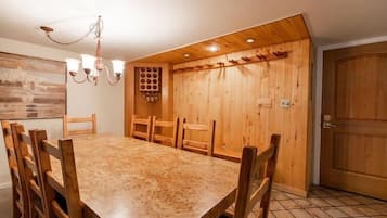 Condo, 2 Bedrooms | Private kitchen | Fridge, oven, coffee/tea maker, toaster