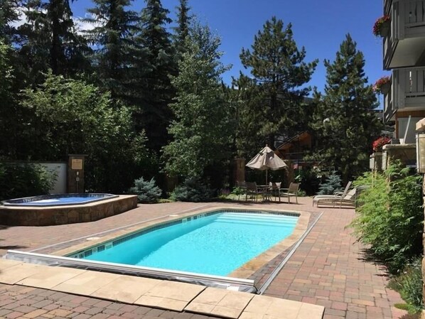Appart'hĂŽtel, 2 chambres | Piscine