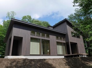 Vacation Home with Garden View, Aobadai Type 03. Available from 2 people | Bed sheets - Towa Pure Cottages (Nasu)