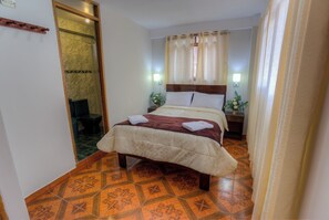 9 bedrooms, free WiFi, bed sheets