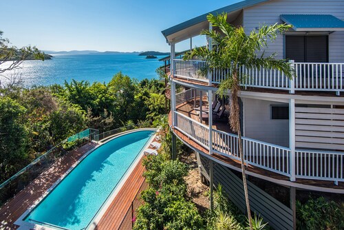 Casuarina Cove 12, Stunning Sea View Apartment on Hamilton Island