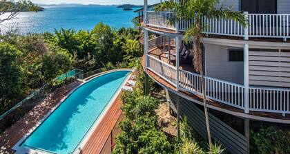Casuarina Cove 12, Stunning Sea View Apartment on Hamilton Island