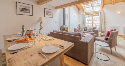 Apt Clusettes 1-min walk to ski + parking & WiFi, Le Tour (Argentière), France