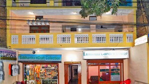 Mặt tiền nơi lưu trú