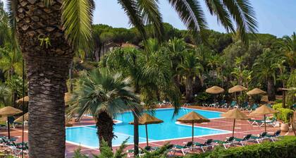 Ferienwohnung mit Schwimmbad in Meernähe