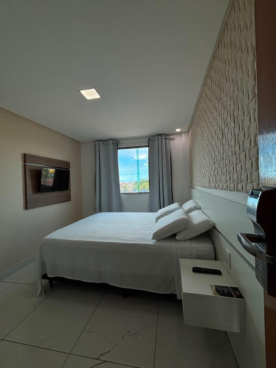 Pillowtop beds, desk, laptop workspace, blackout drapes