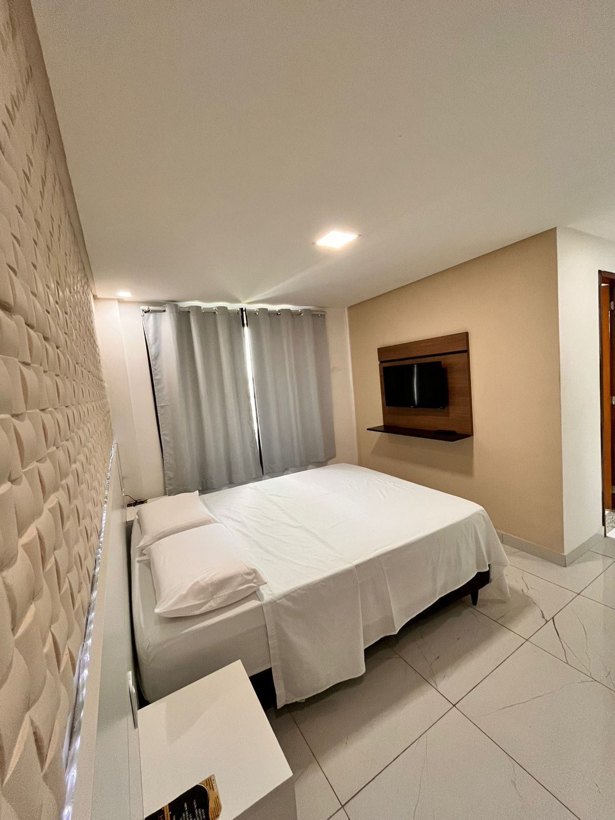 Deluxe-Zimmer, 1 Queen-Bett, Klimaanlage, Talblick | Pillowtop-Betten, individuell dekoriert, individuell eingerichtet