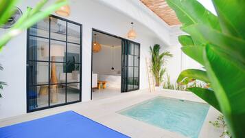 Studio Suite Eksklusif | Minibar, brankas, didekorasi berbeda-beda, dan meja kerja