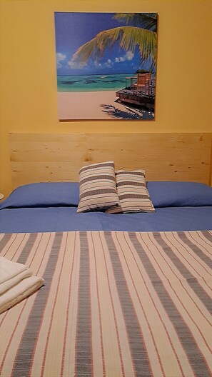 3 chambres, bureau, accès au Wi-Fi (inclus), literie fournie