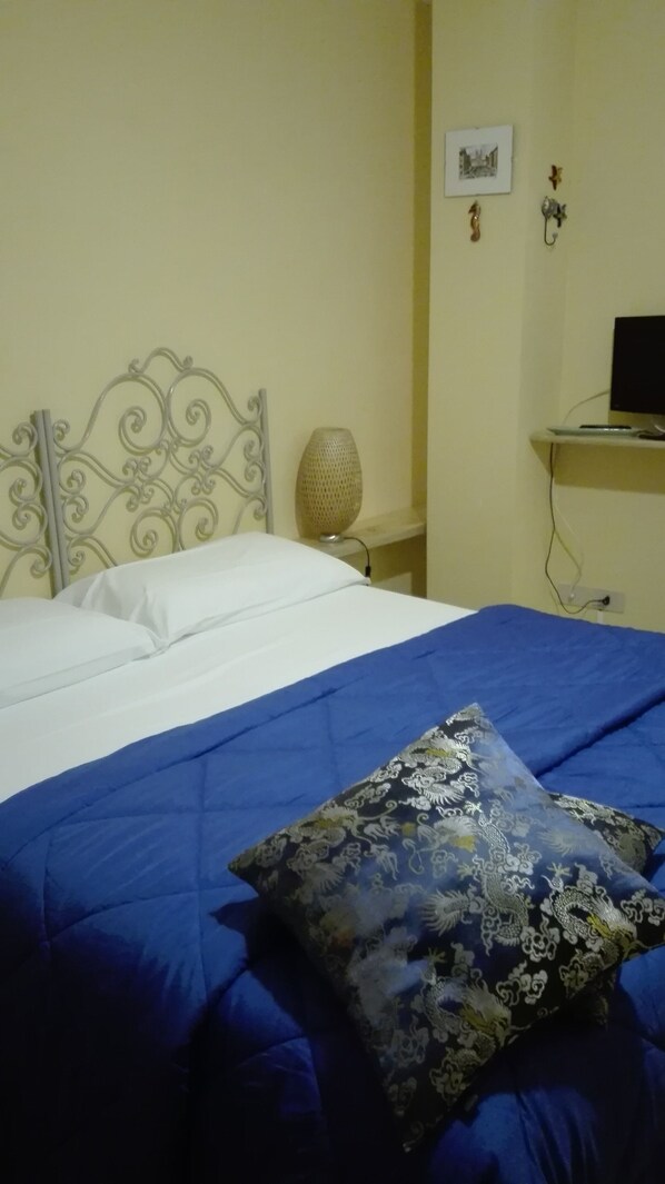 3 Schlafzimmer, Schreibtisch, kostenloses WLAN, BettwÀsche