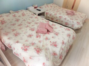 1 bedroom, WiFi, bed sheets - YADO @ Shinsaibashi, Namba, Dotonbori, USJ, ExMin201 (大阪市)