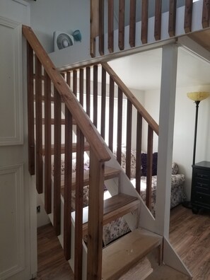 Interior - Lavender fairie dust Cottage/Tiny House ENTIRE SPACE HUGE Monthly DISC WIFI**W/D (Sequim)