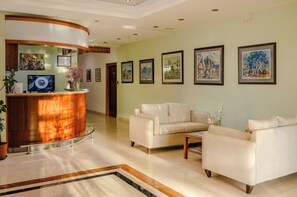 Reception - Hotel Dobrovit (Baska)