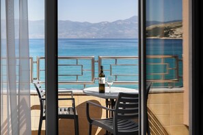 View from room - Hotel Dobrovit (Baska)