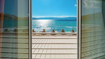 Apartamento, vistas al mar, junto a la piscina | Vistas desde la habitación