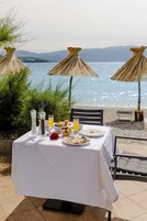 Café da manhã com buffet grátis todos os dias