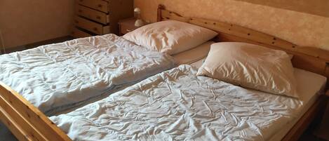 2 quartos, berço de viagem