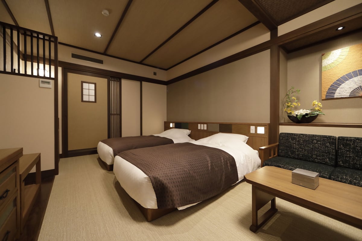 In-room safe, free WiFi, bed sheets