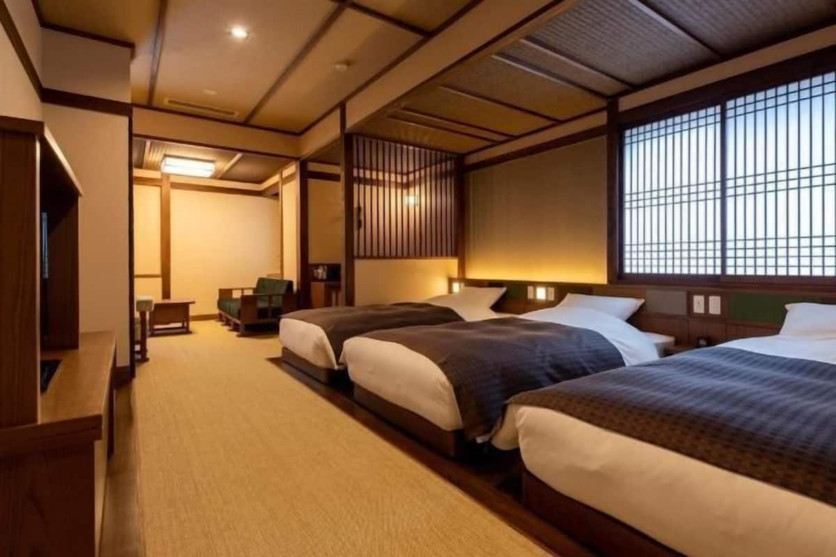 In-room safe, free WiFi, bed sheets