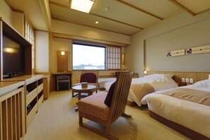 Zimmersafe, kostenloses WLAN, Bettwäsche