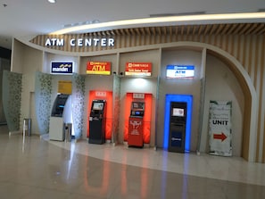 ATM/banking on site