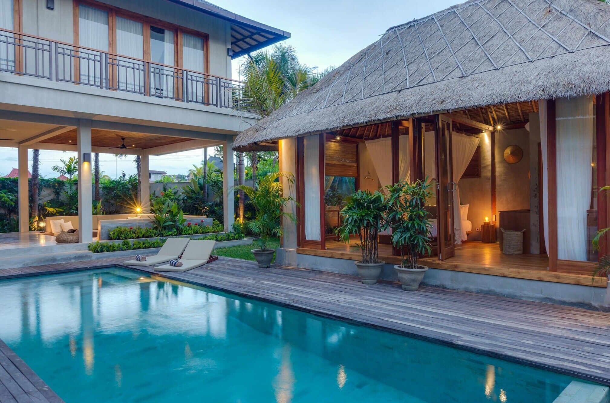 Habitación ejecutiva, vistas a la piscina | Piscina al aire libre | Una piscina al aire libre