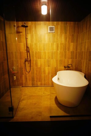 Private Vacation Home | Bathroom sink - HAKUBA Lodge OMUSUBI (Otari)