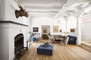 Lobby sitting area - Hotel Hornbækhus (Hornbaek)