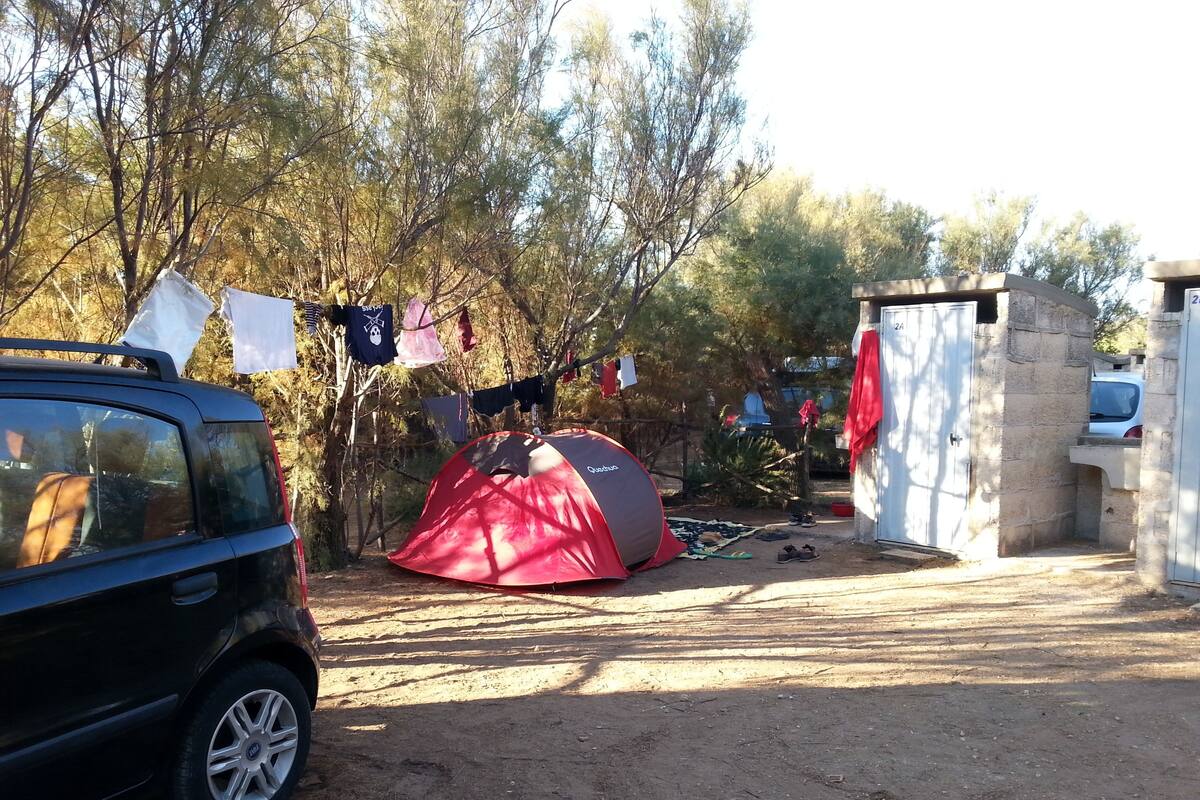 Terrain vide (ce lieu vide peut accueillir une tent)