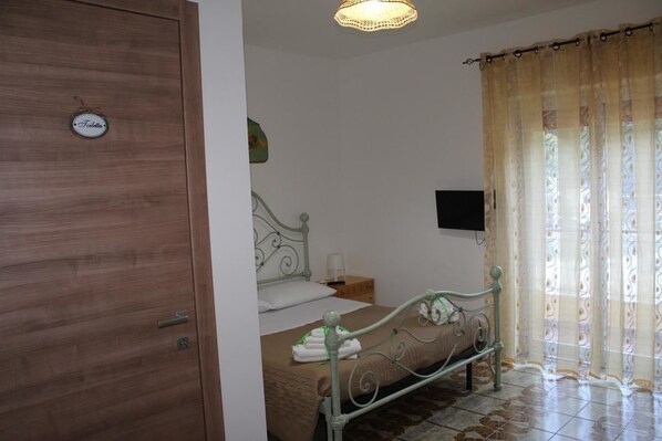 Double Room, Private Bathroom (Mariella)