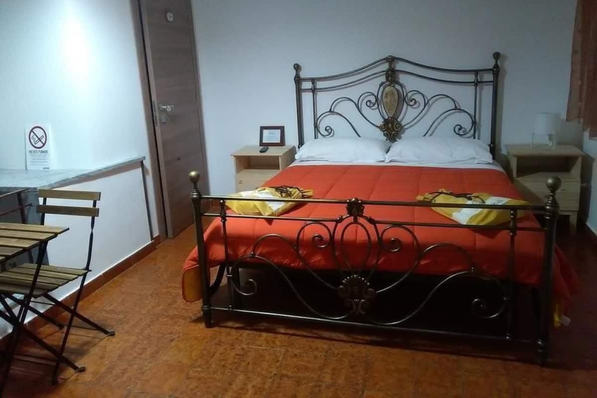 Chambre Double, salle de bains privée (Marialuisa)