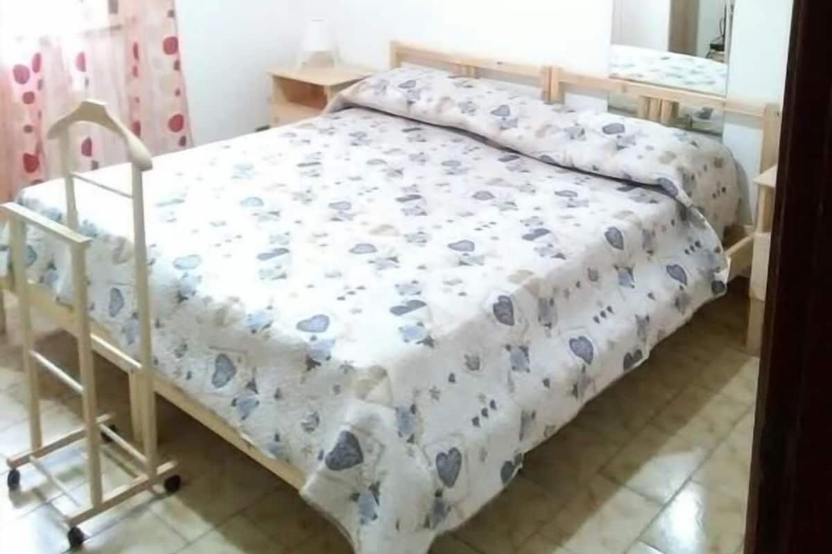 Chambre Double (Private External Bathroom)