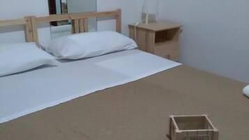 Doppelzimmer (Private External Bathroom)