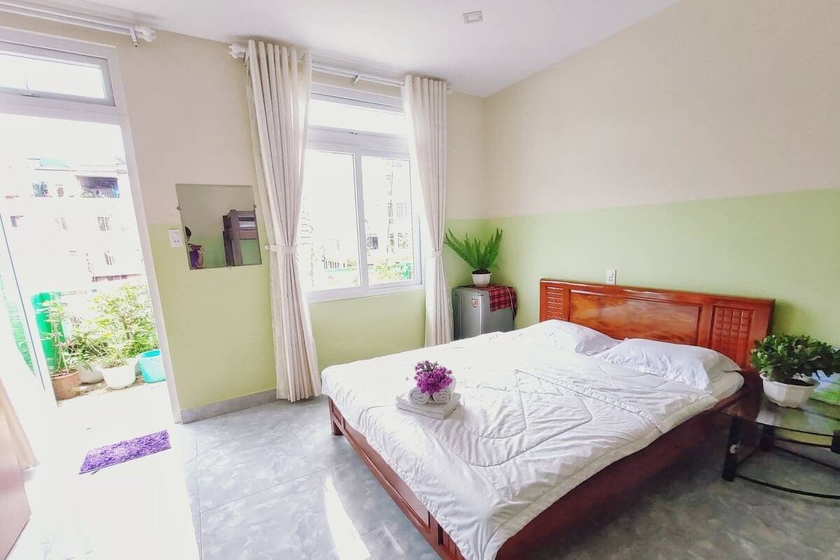 Minibar, blackout drapes, WiFi (free), bed sheets