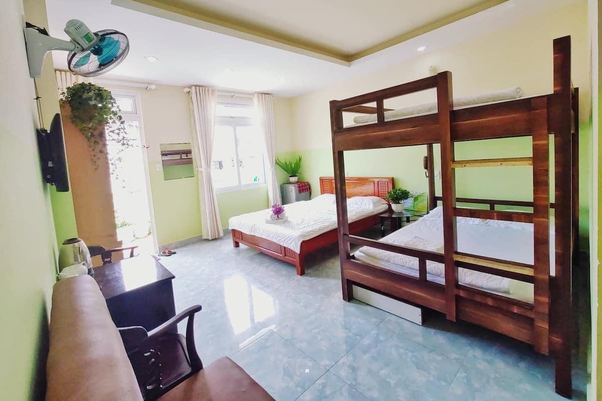 Family Room | 1 bedroom, minibar, blackout drapes, free WiFi