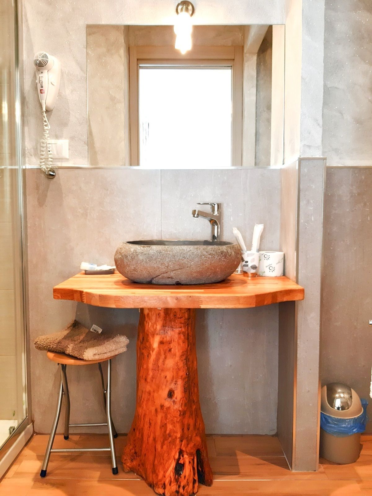 Exclusive Quadruple Room, 1 Bedroom, Terrace | Bathroom | Shower, free toiletries, hair dryer, bidet