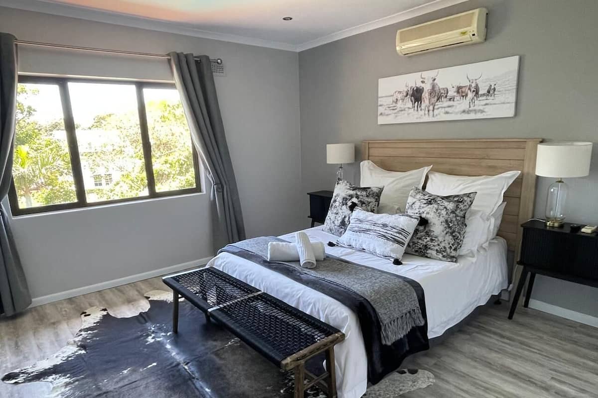 In-room safe, desk, free WiFi, bed sheets